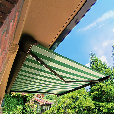 What's the Best Way to Maintain Your Curved Arm Awning?